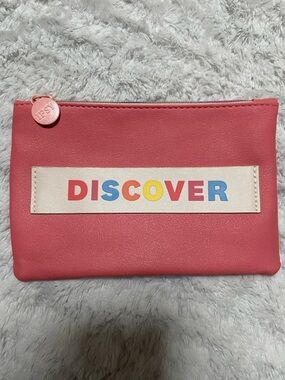 NWOT Ipsy Multicolored “Discover” Makeup Bag